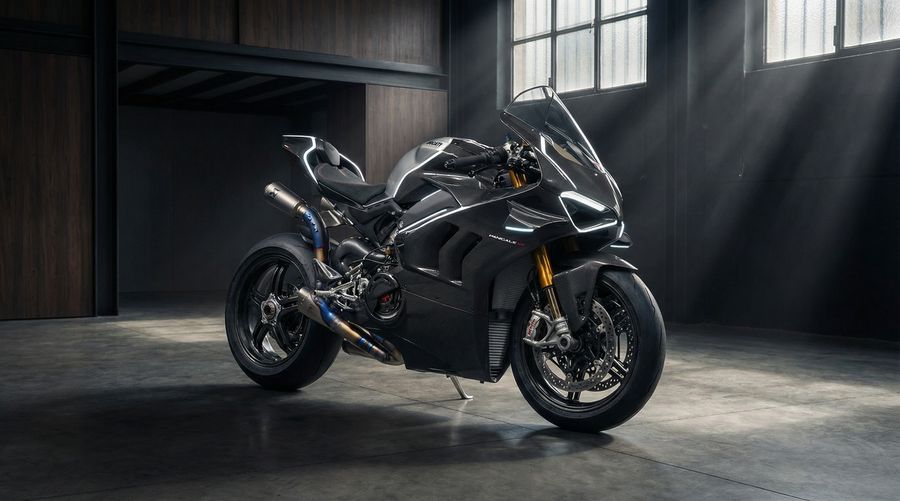 户外露出摩托车视频